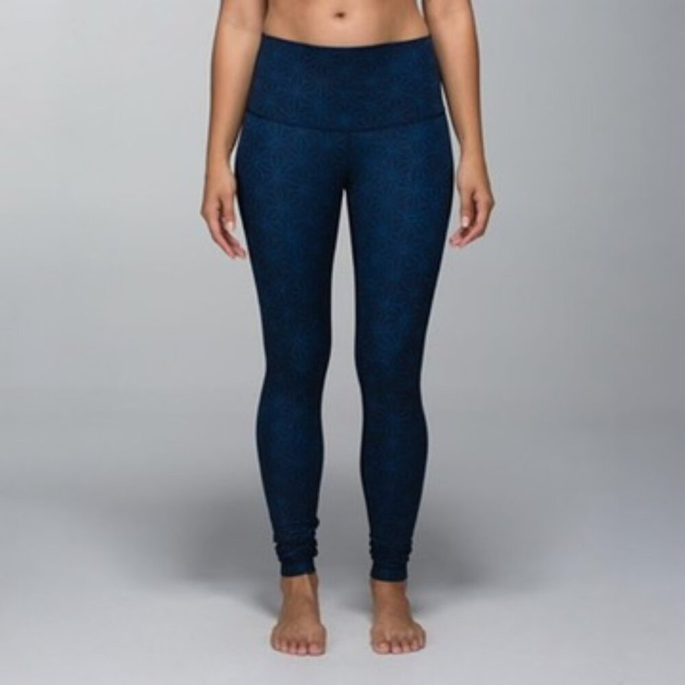 LULULEMON WUNDER UNDER ROLL DOWN EXPLODED SASHICO STAR INKWELL SIZE 6